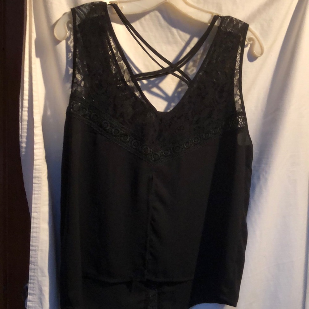 SALE 🔥 H&M Divided Top - Picture 3 of 8